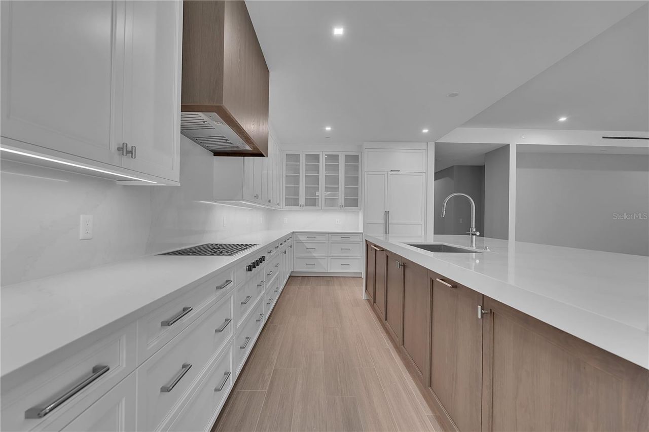 70 Avenida Veneccia, Unit 304, Sarasota, FL 34242 Photo