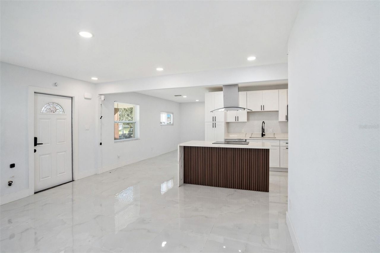 1778 New Hampshire Avenue Ne, Saint Petersburg, FL 33703 Photo