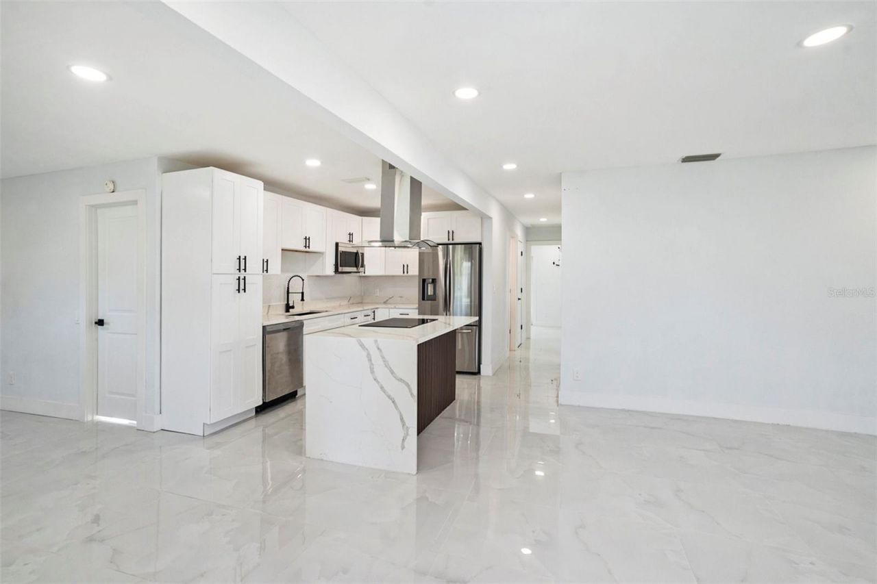 1778 New Hampshire Avenue Ne, Saint Petersburg, FL 33703 Photo