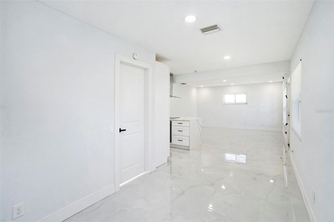 1778 New Hampshire Avenue Ne, Saint Petersburg, FL 33703 Photo