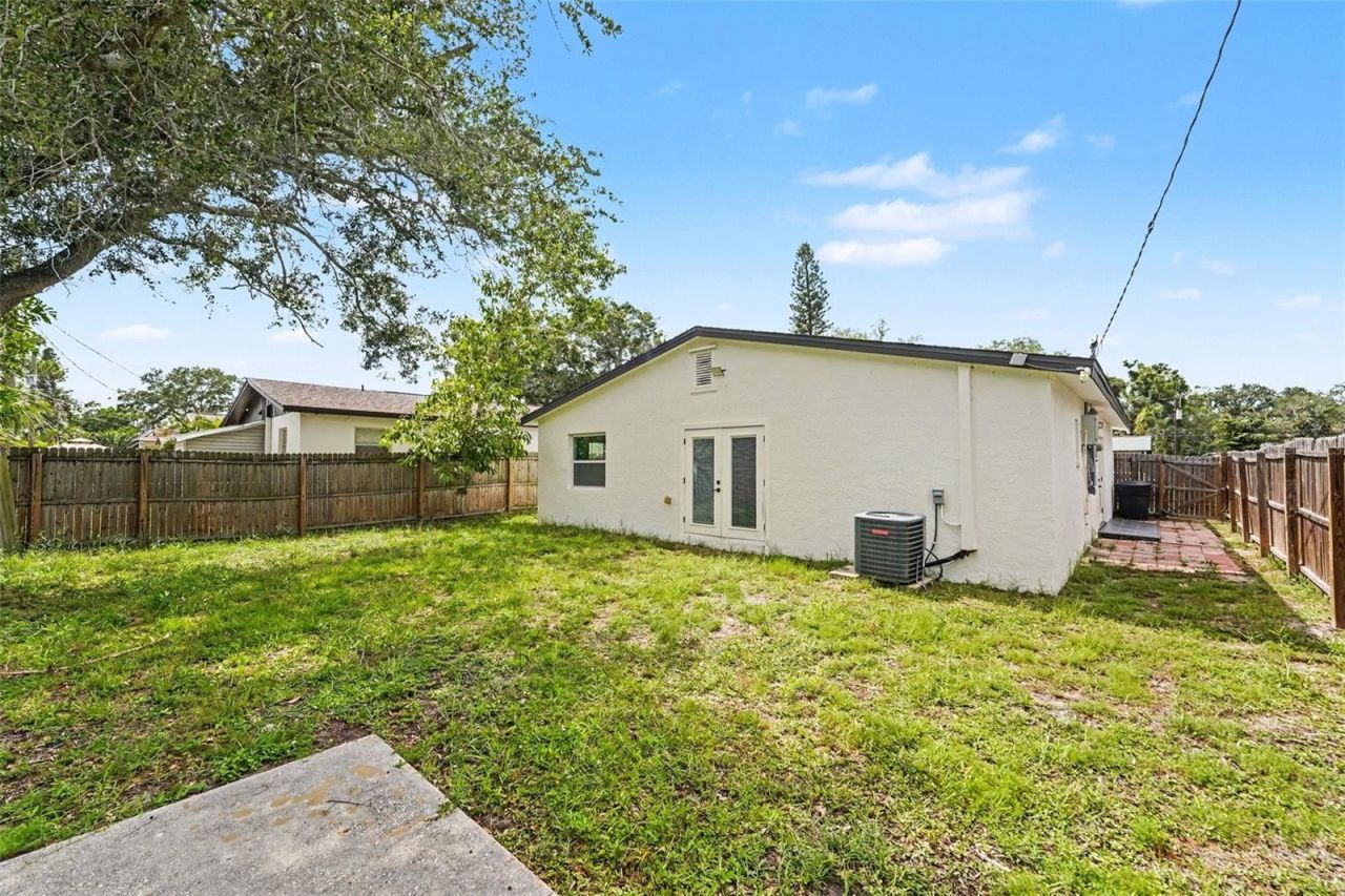 1778 New Hampshire Avenue Ne, Saint Petersburg, FL 33703 Photo
