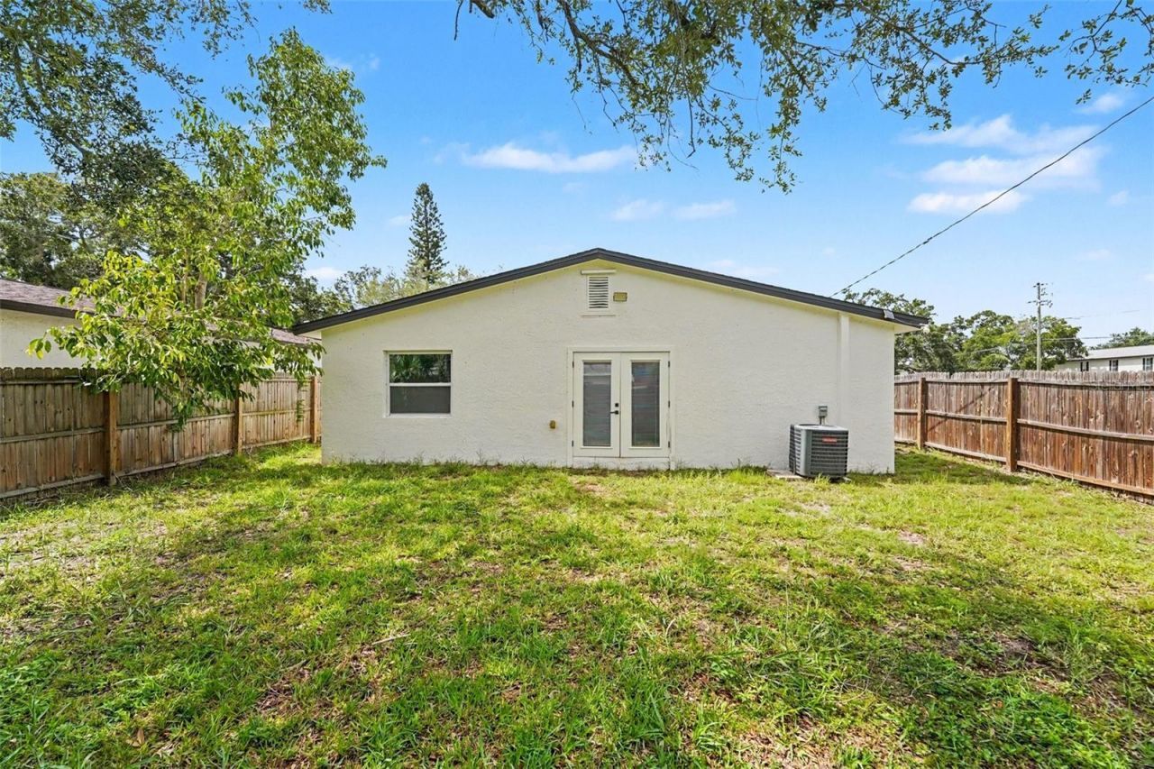 1778 New Hampshire Avenue Ne, Saint Petersburg, FL 33703 Photo