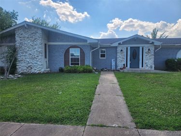 2706 S 104TH East Avenue , Tulsa, OK 74129