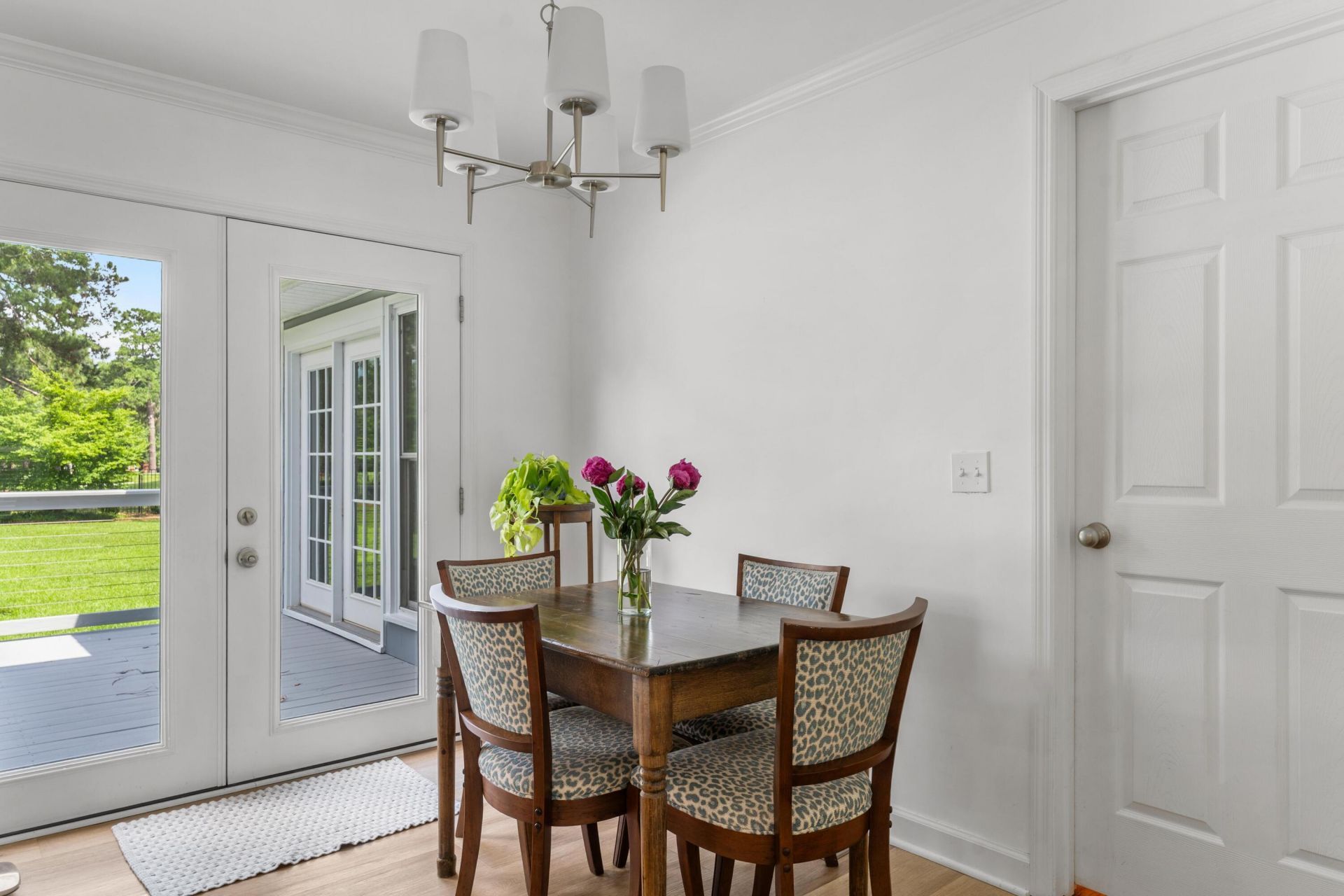 1457 Lee Boulevard Photo 12