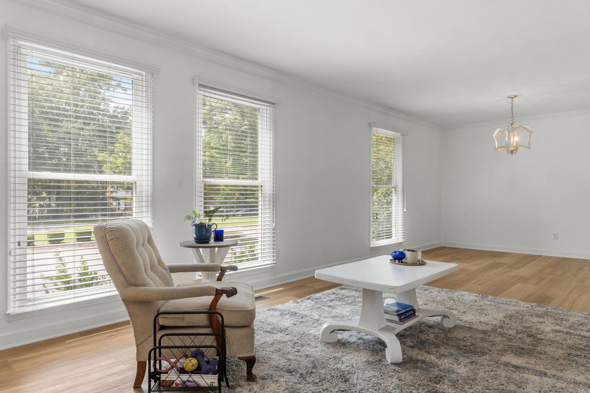 1457 Lee Boulevard Photo 7