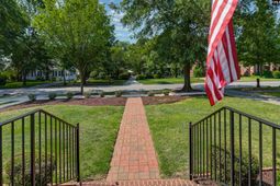 2423 Wilmot Avenue  photo 4