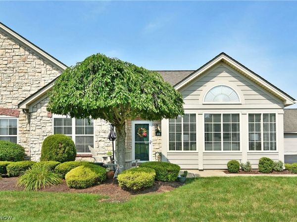 201 River Glen Drive NE, Warren, OH 44484
