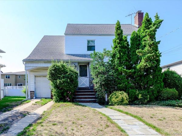 1080 Roselle Place , Woodmere, NY 11598