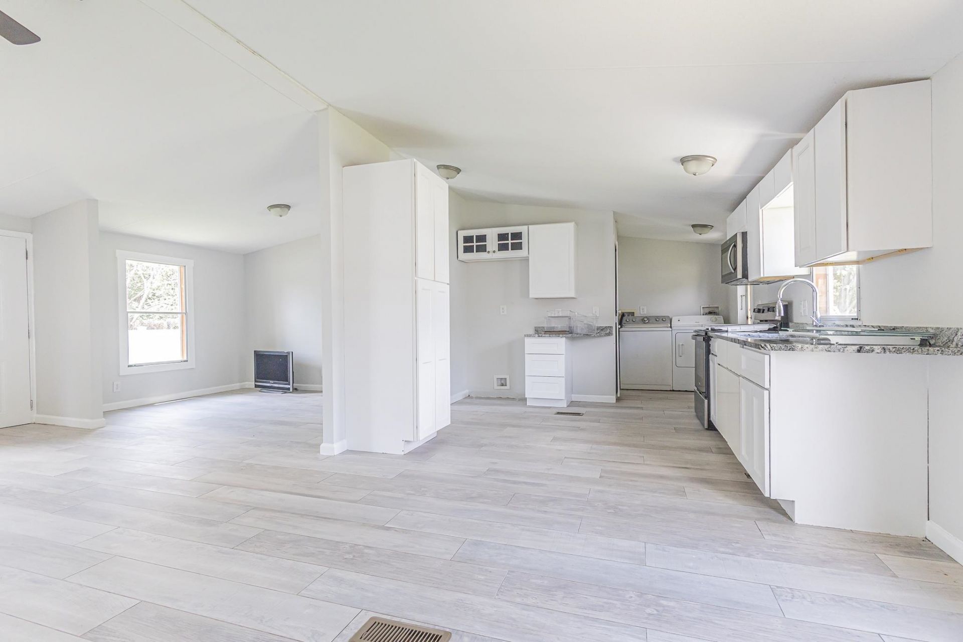 3785 Mayfield Dr.  Photo 16