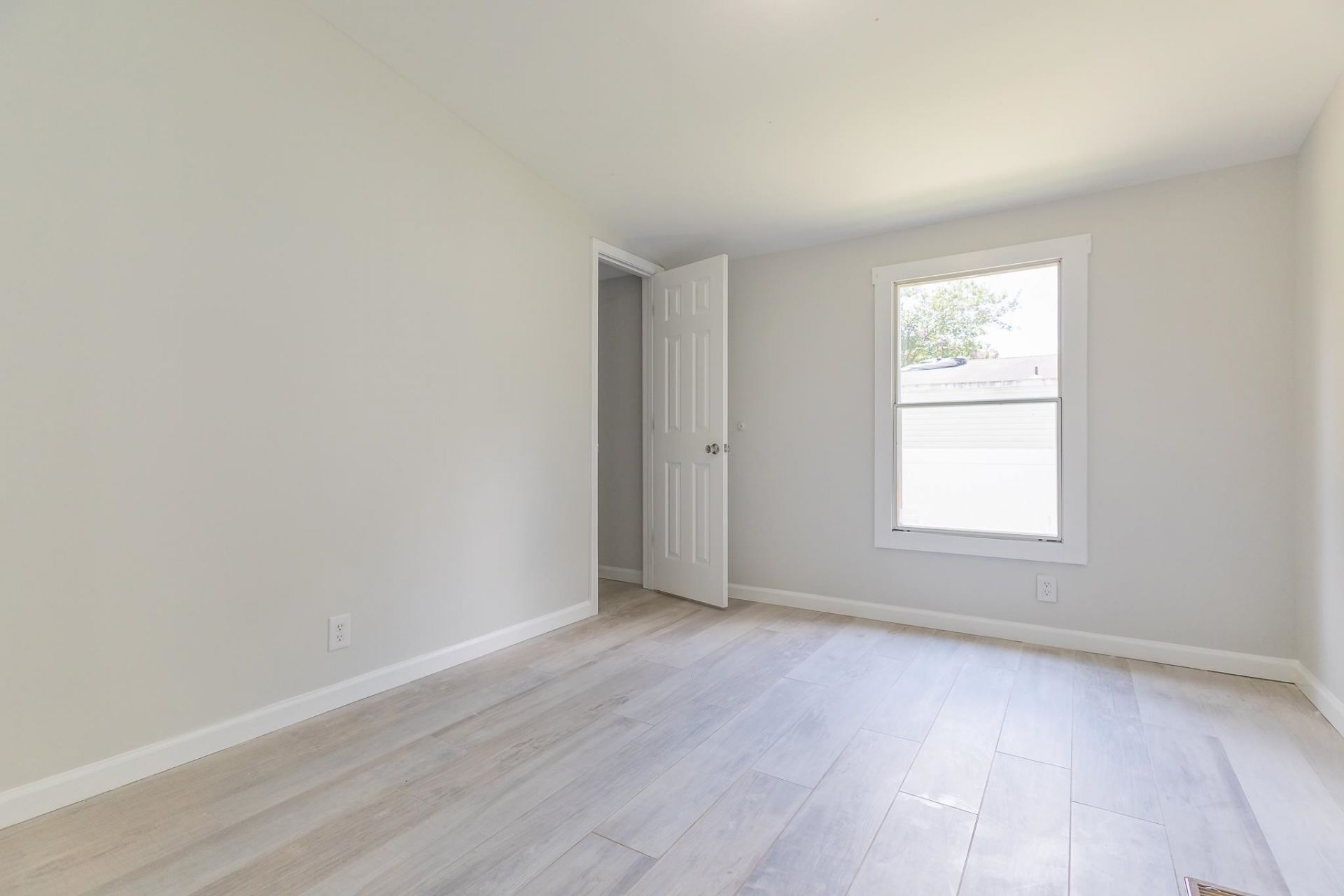 3785 Mayfield Dr.  Photo 18