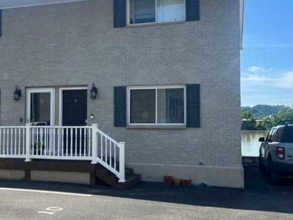 31 Private Drive 149, Unit 9, Chesapeake, OH 45619
