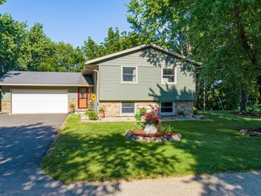 508 Ridge Road, Henderson, MN 56044