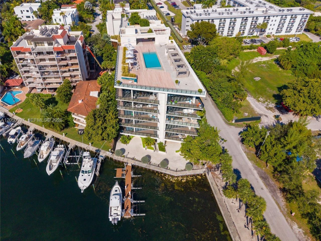3581 E Glencoe St , Unit 403, Miami, FL 33133 Photo