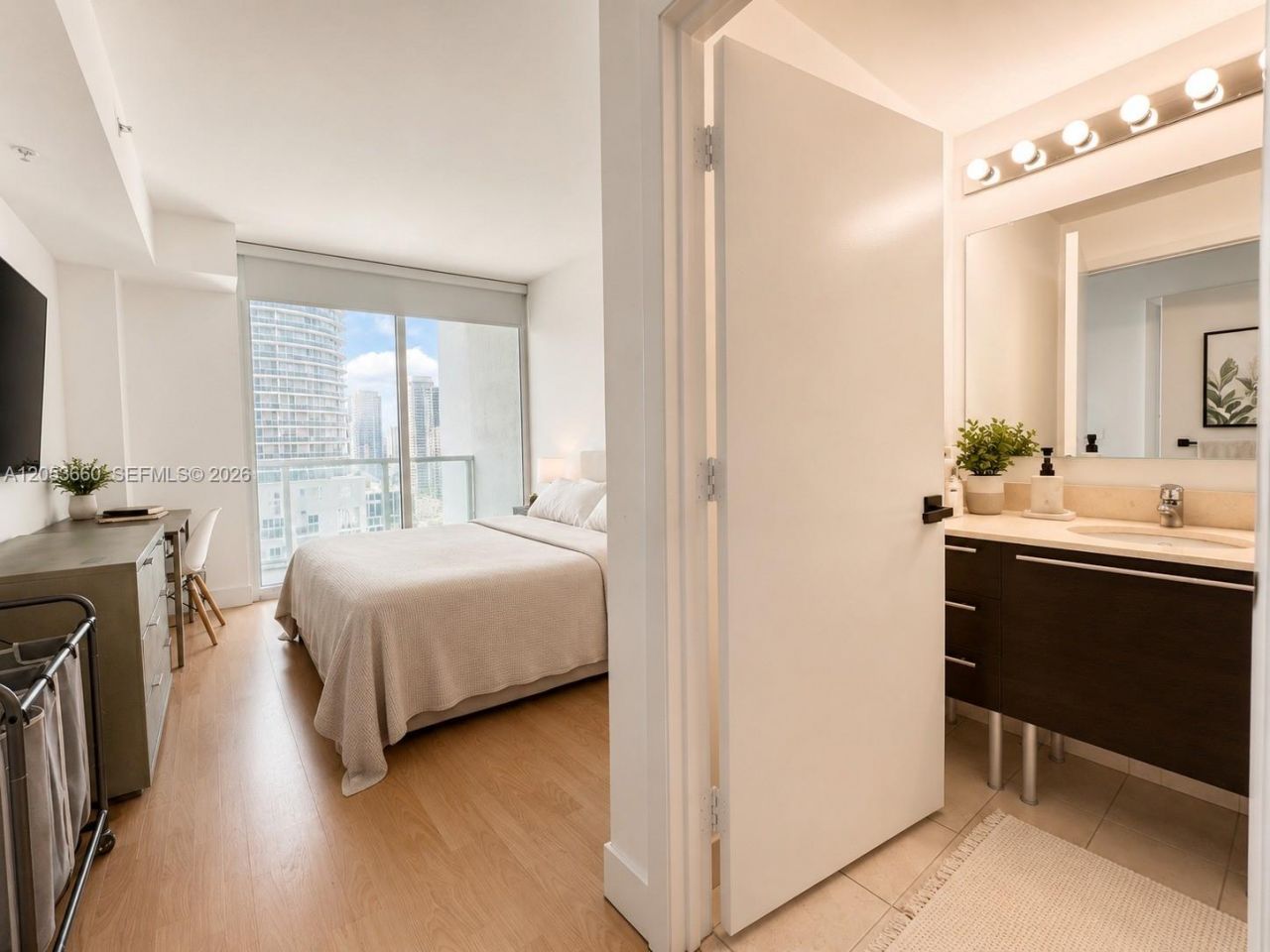 1900 N Bayshore Dr, Unit 3807, Miami, FL 33132 Photo