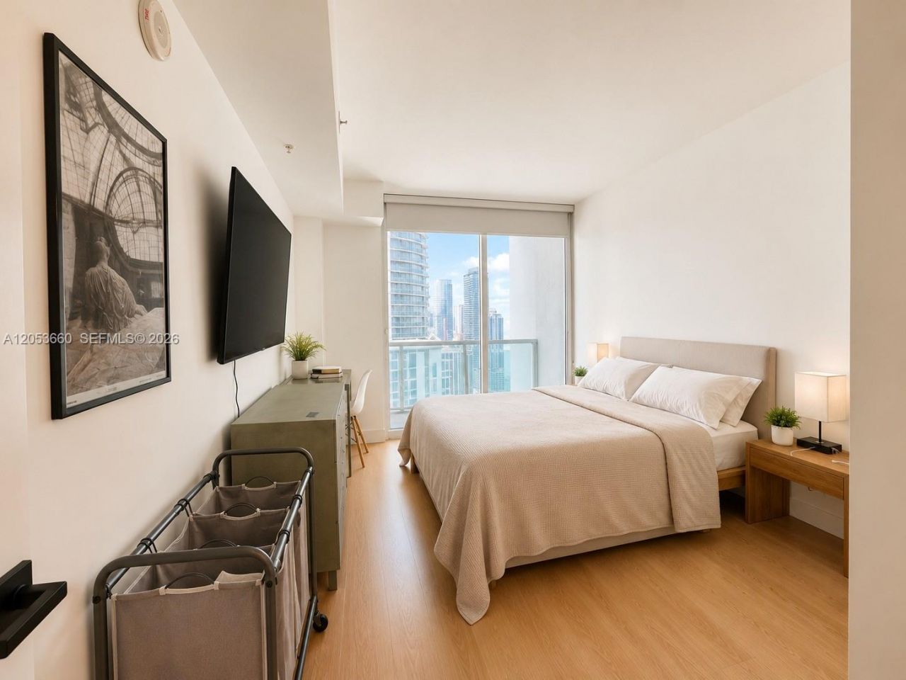 1900 N Bayshore Dr, Unit 3807, Miami, FL 33132 Photo