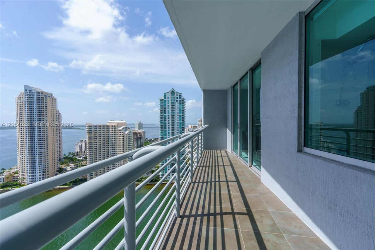 325 S Biscayne Blvd , Unit 3326, Miami, FL 33131 Photo
