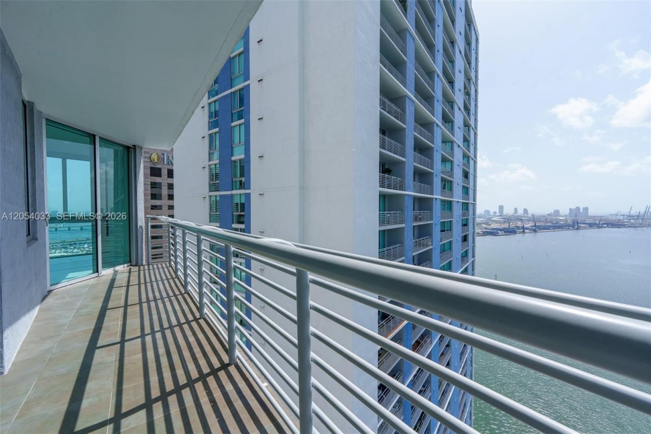 325 S Biscayne Blvd , Unit 3326, Miami, FL 33131 Photo