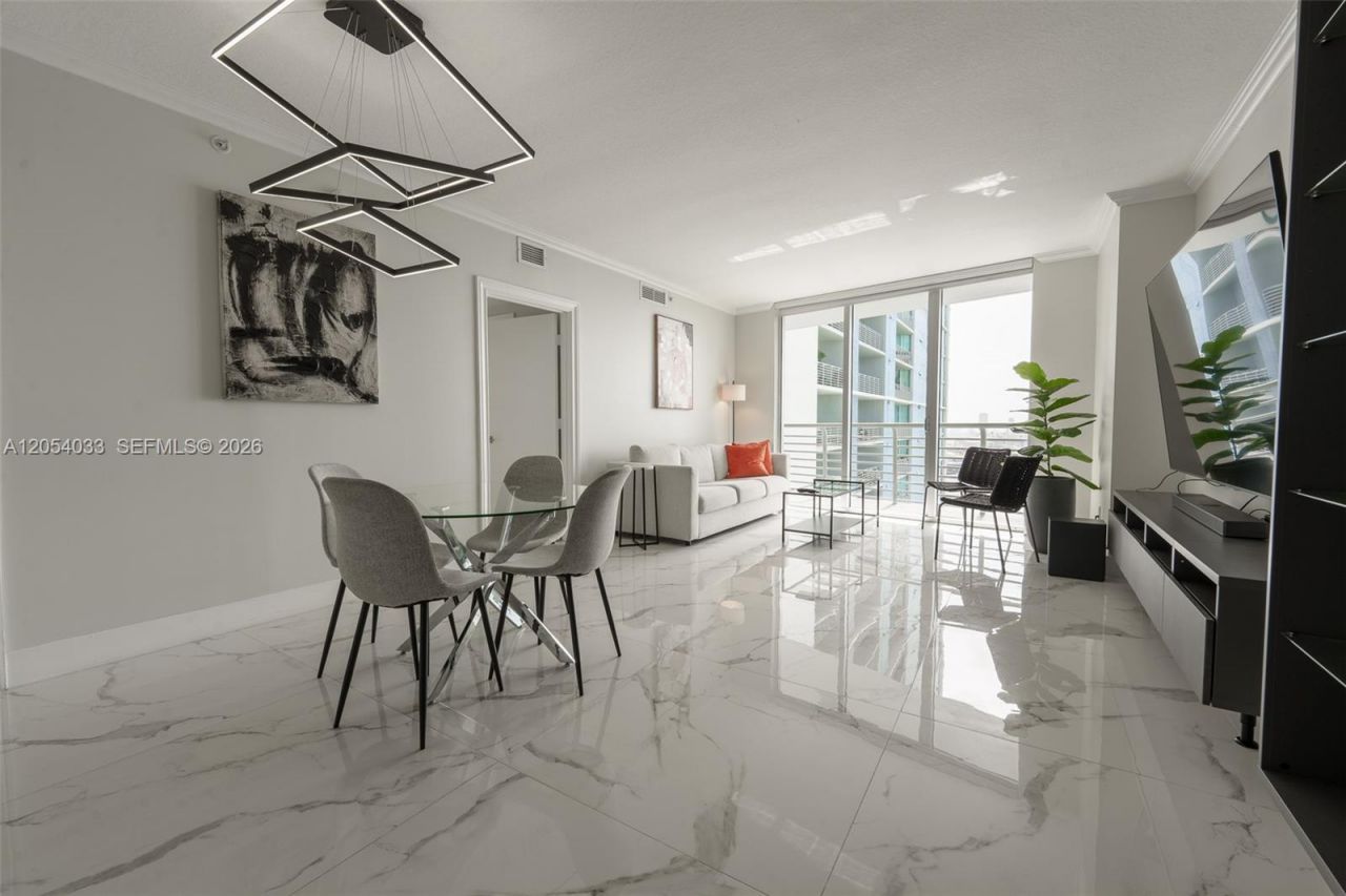 325 S Biscayne Blvd , Unit 3326, Miami, FL 33131 Photo