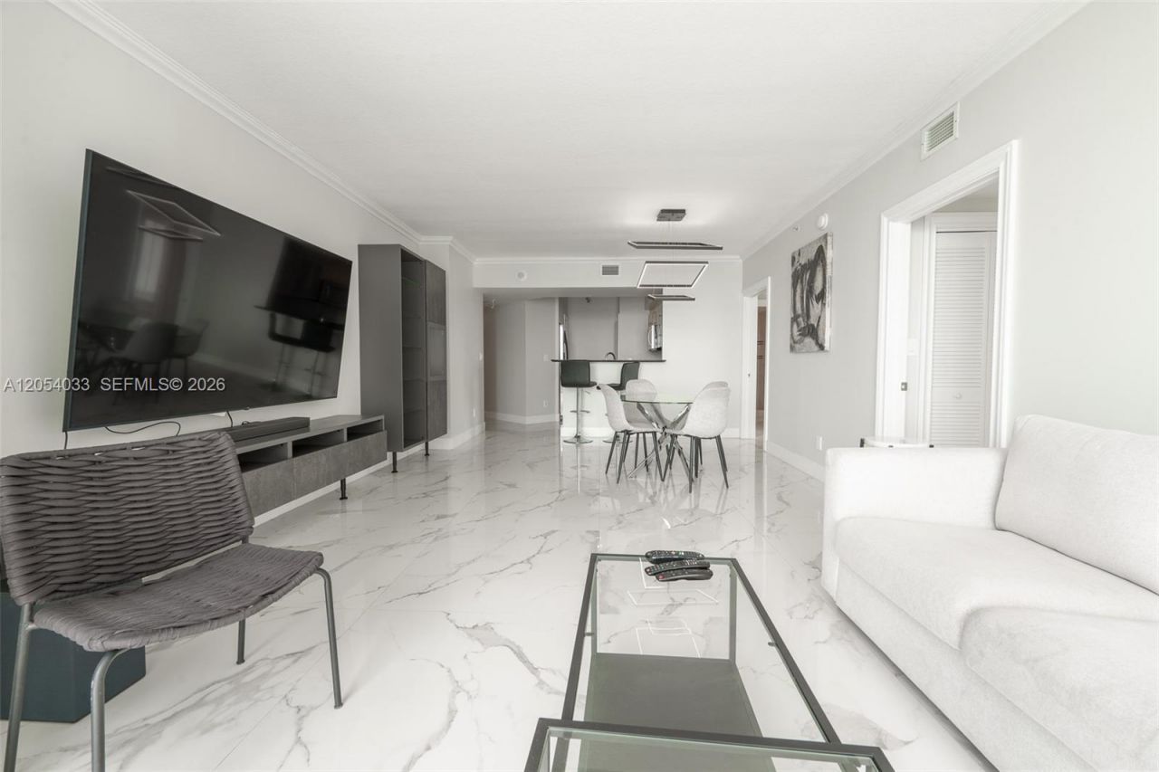 325 S Biscayne Blvd , Unit 3326, Miami, FL 33131 Photo