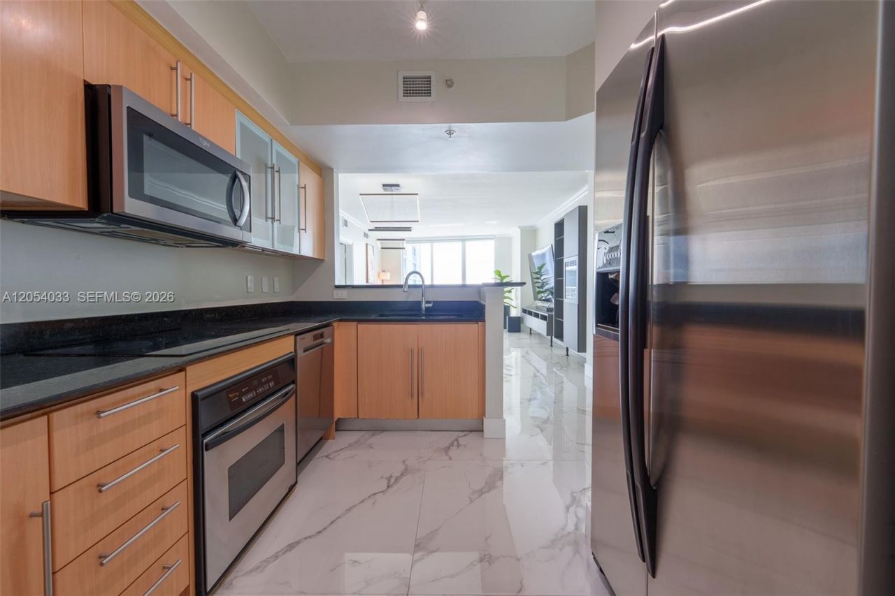 325 S Biscayne Blvd , Unit 3326, Miami, FL 33131 Photo
