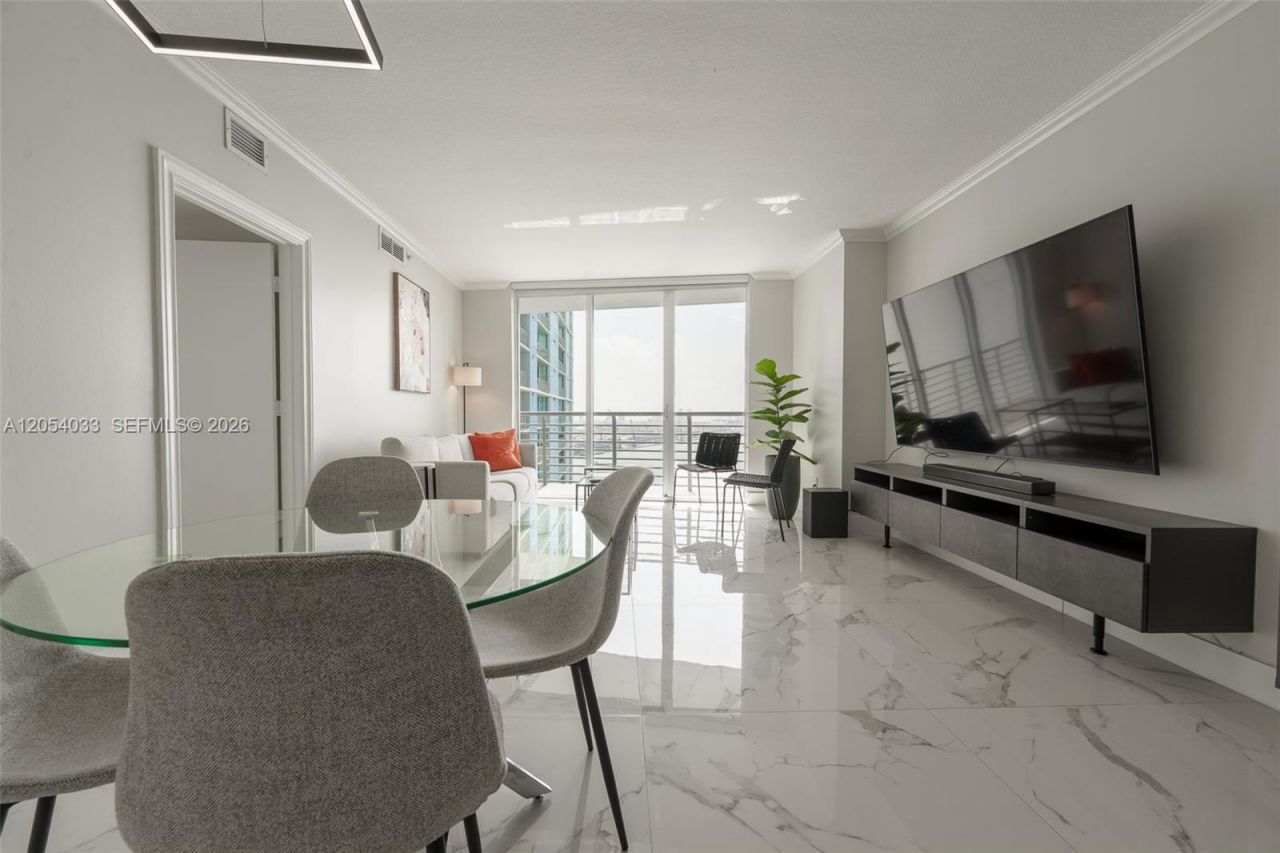 325 S Biscayne Blvd , Unit 3326, Miami, FL 33131 Photo
