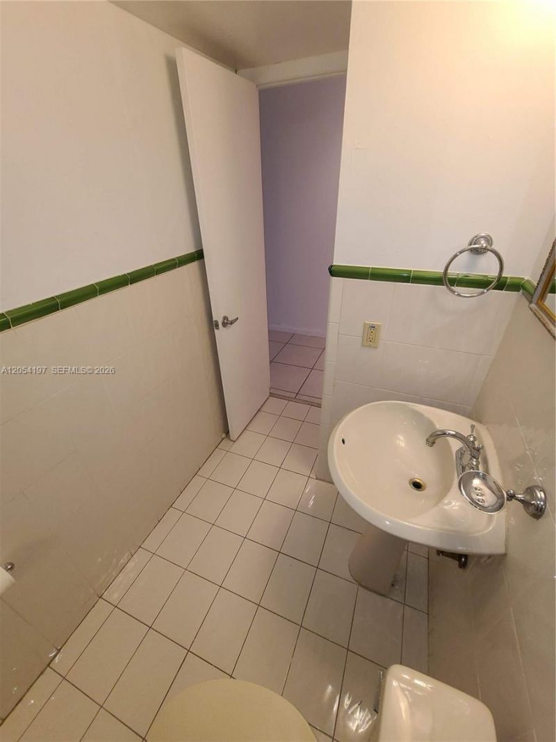1605 Bay Rd , Unit 206, Miami Beach, FL 33139 Photo