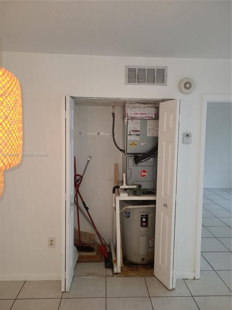 1605 Bay Rd , Unit 206, Miami Beach, FL 33139 Photo