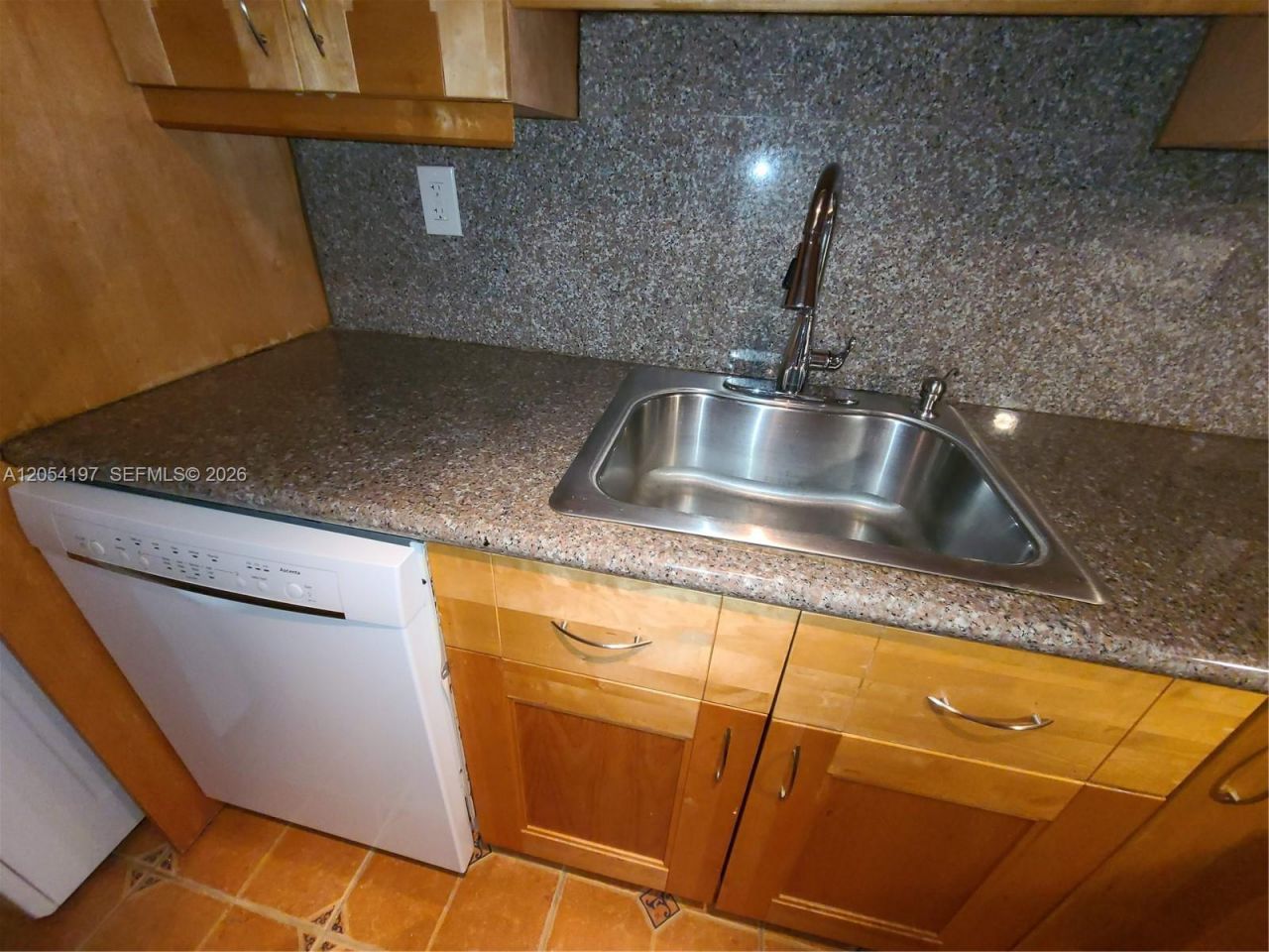 1605 Bay Rd , Unit 206, Miami Beach, FL 33139 Photo