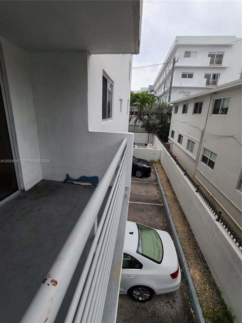 1605 Bay Rd , Unit 206, Miami Beach, FL 33139 Photo