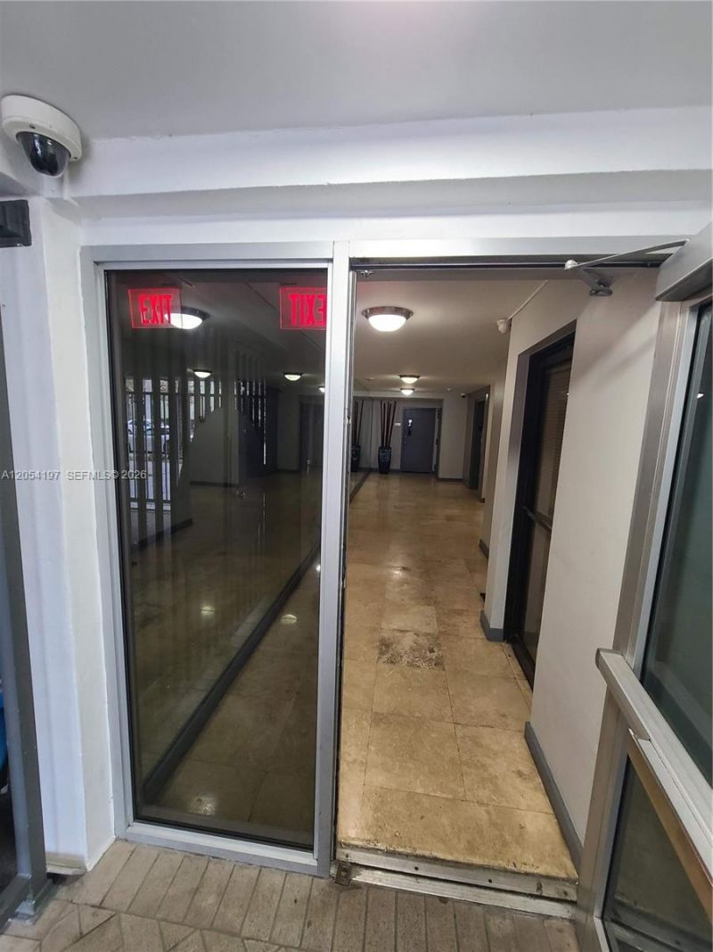 1605 Bay Rd , Unit 206, Miami Beach, FL 33139 Photo