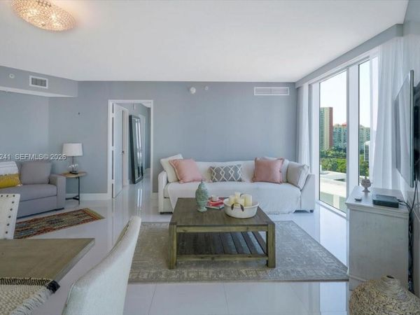 250 Sunny Isles Blvd , Unit 3-902, Sunny Isles Beach, FL 33160
