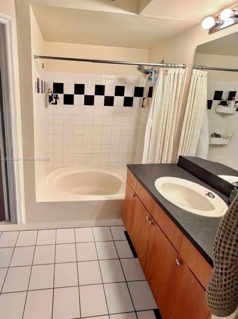1330 West Ave , Unit 712, Miami Beach, FL 33139 Photo