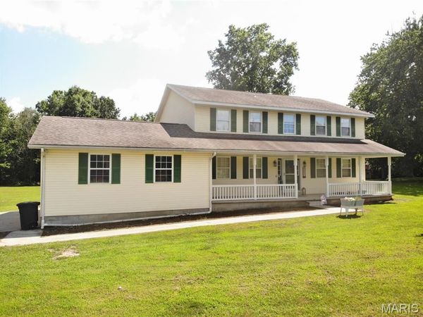 4992 Cross Road , Salem, IL 62881