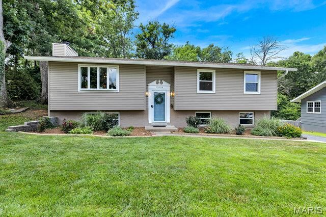 12034 Debonnaire Drive , Saint Louis, MO 63146 Main Photo