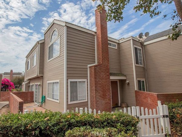 2460 Village Green , Santa Maria, CA 93455
