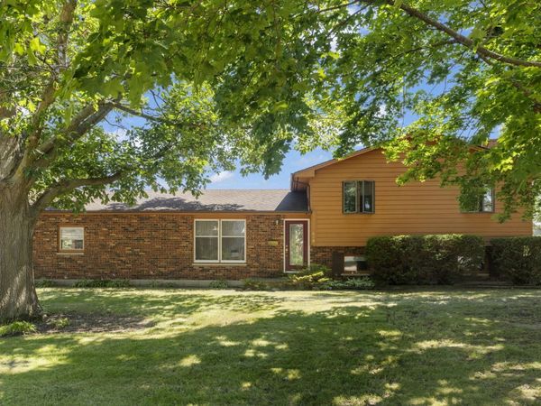 640 Fairway Lane , Sycamore, IL 60178