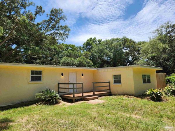 300 Louisiana Dr, Pensacola, FL 32505