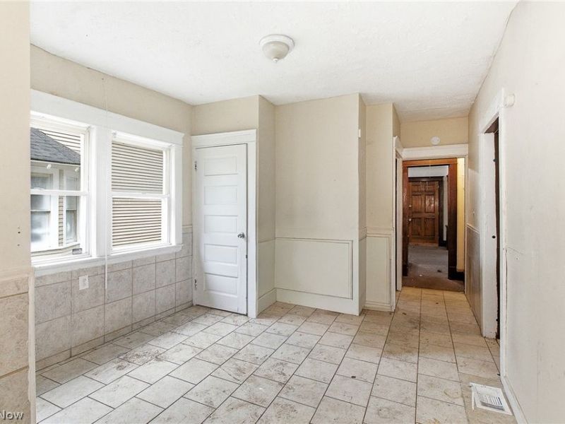10820 Grantwood Avenue, Cleveland, OH 44108 Photo 15