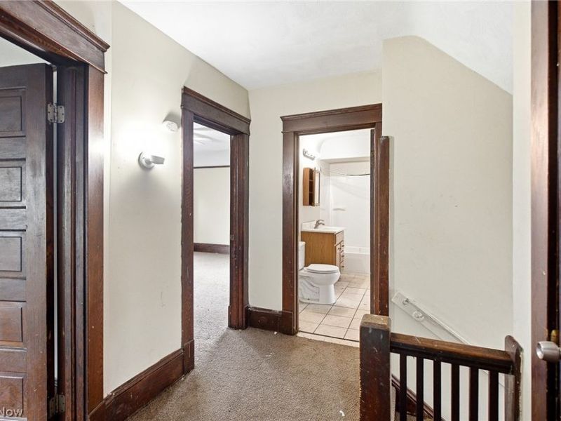 10820 Grantwood Avenue, Cleveland, OH 44108 Photo 22