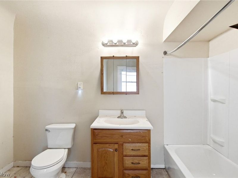 10820 Grantwood Avenue, Cleveland, OH 44108 Photo 23