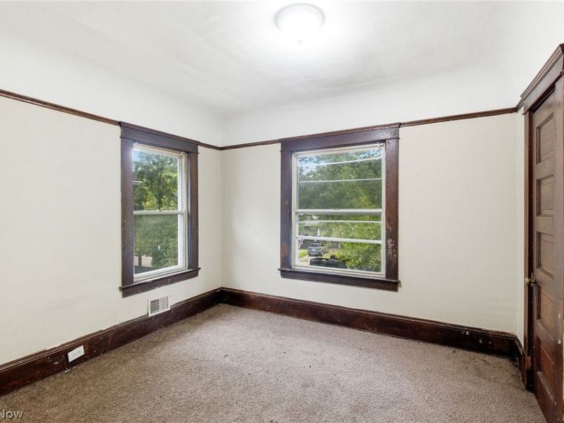10820 Grantwood Avenue, Cleveland, OH 44108 Photo 27