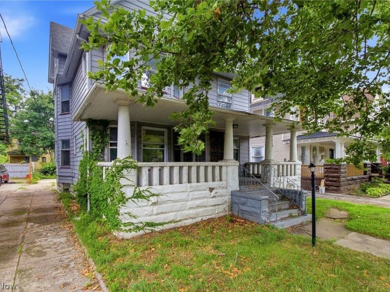 10820 Grantwood Avenue, Cleveland, OH 44108 Photo 3