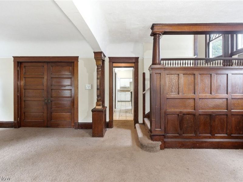 10820 Grantwood Avenue, Cleveland, OH 44108 Photo 9