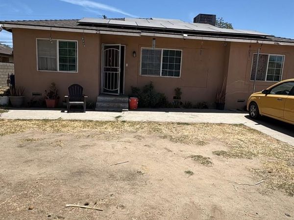 25 Augusta Street, Bakersfield, CA 93307
