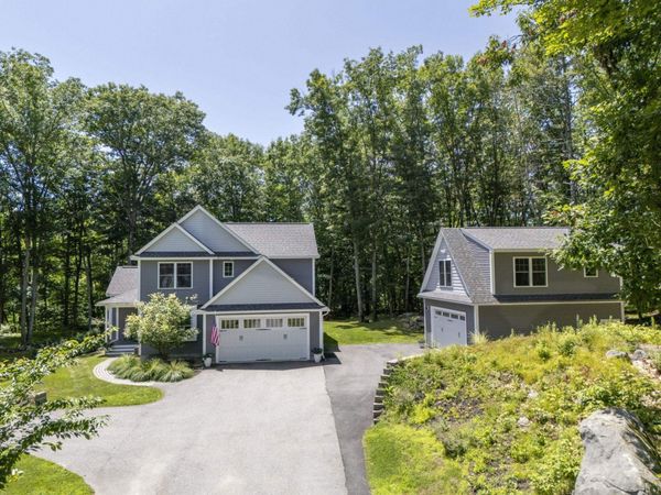 26 Boulder Drive, Newmarket, NH 03857