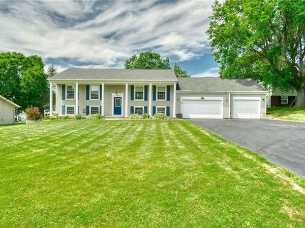 9 Tall Acres Drive, Pittsford, NY 14534