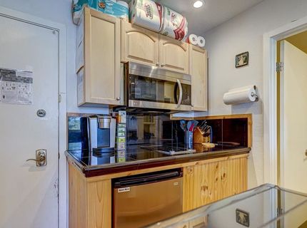 11591 Snowpeak Way , Unit #202, Truckee, CA 96161 Photo