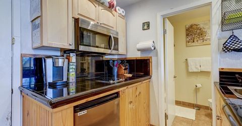 11591 Snowpeak Way , Unit #202, Truckee, CA 96161 Photo