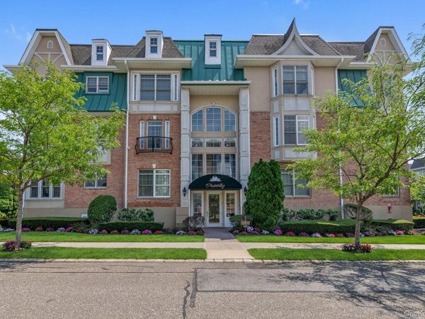 348 Trotting Lane, Westbury, NY 11590