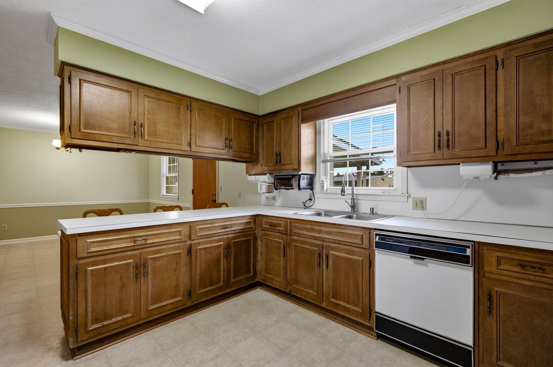 1007 Academy Dr. Photo 13